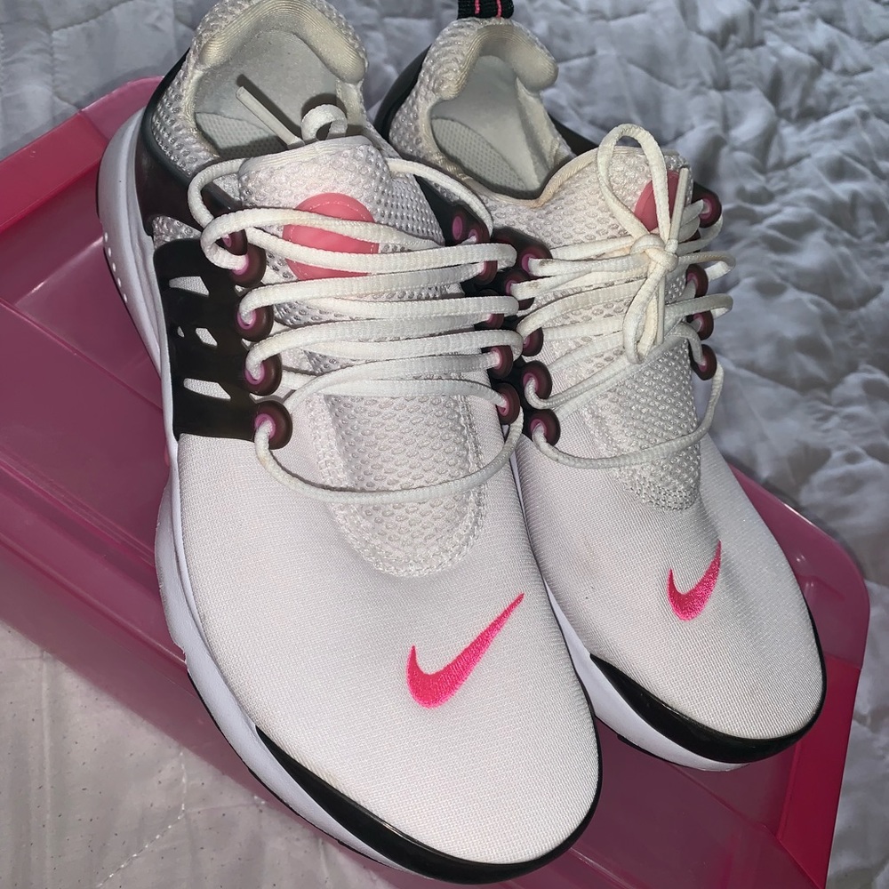 NIKE PRESTO SNEAKER 6.5